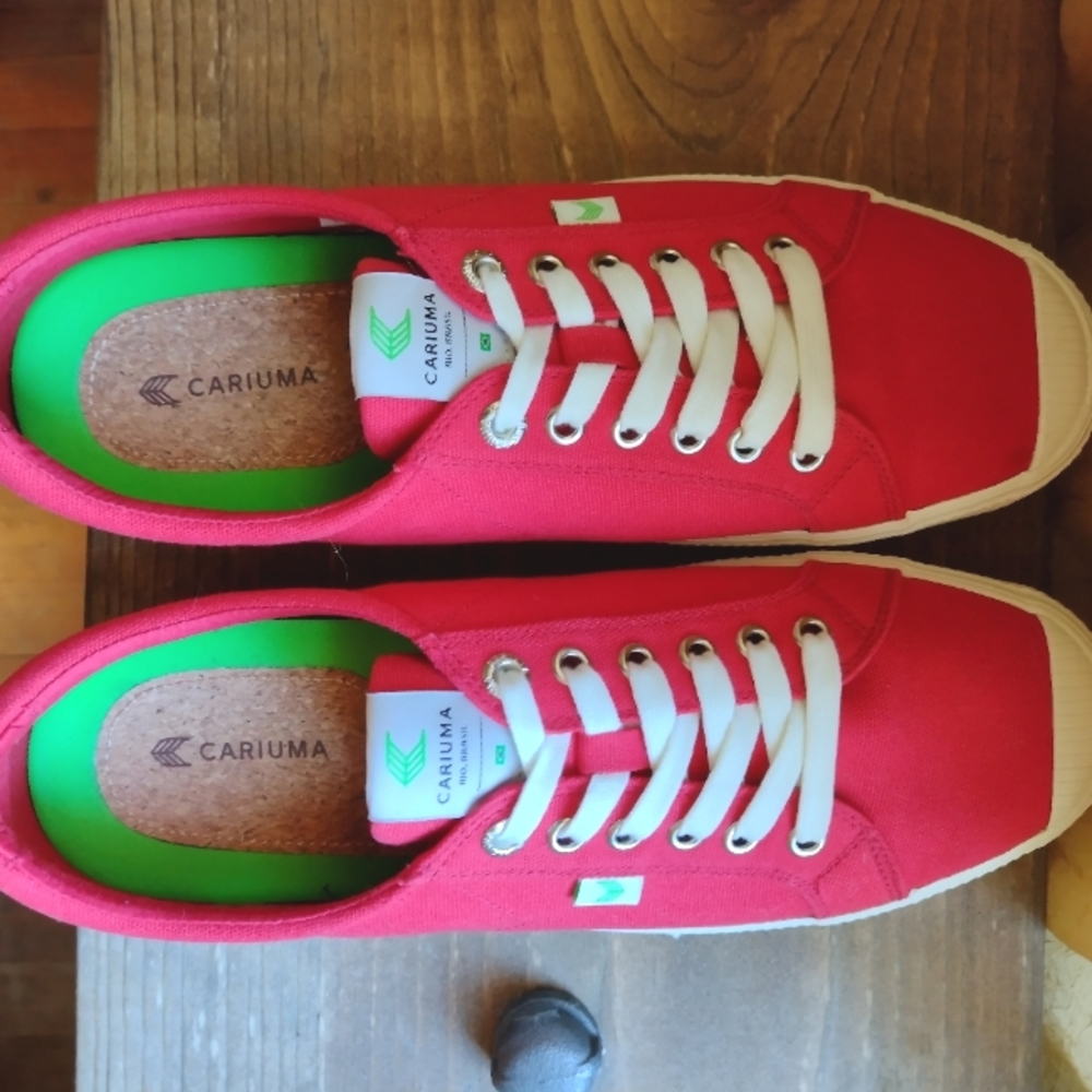 Women's Low Top Cariuma Sneaker- Red size 12